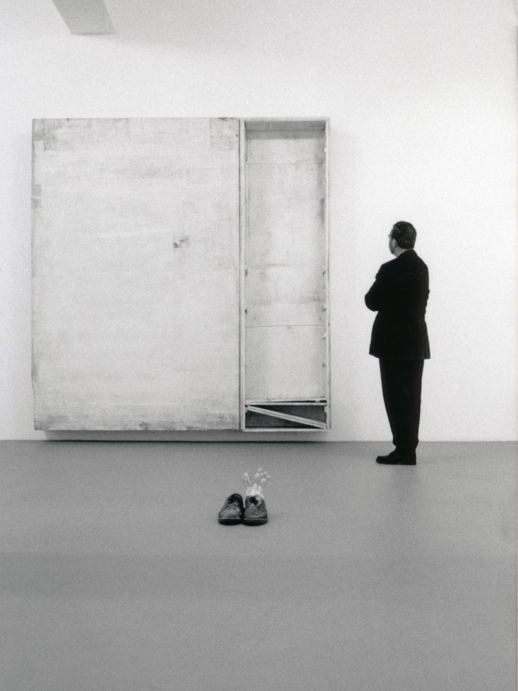 Lawrence Carroll, Installationsansicht, Buchmann Galerie Köln, 1996