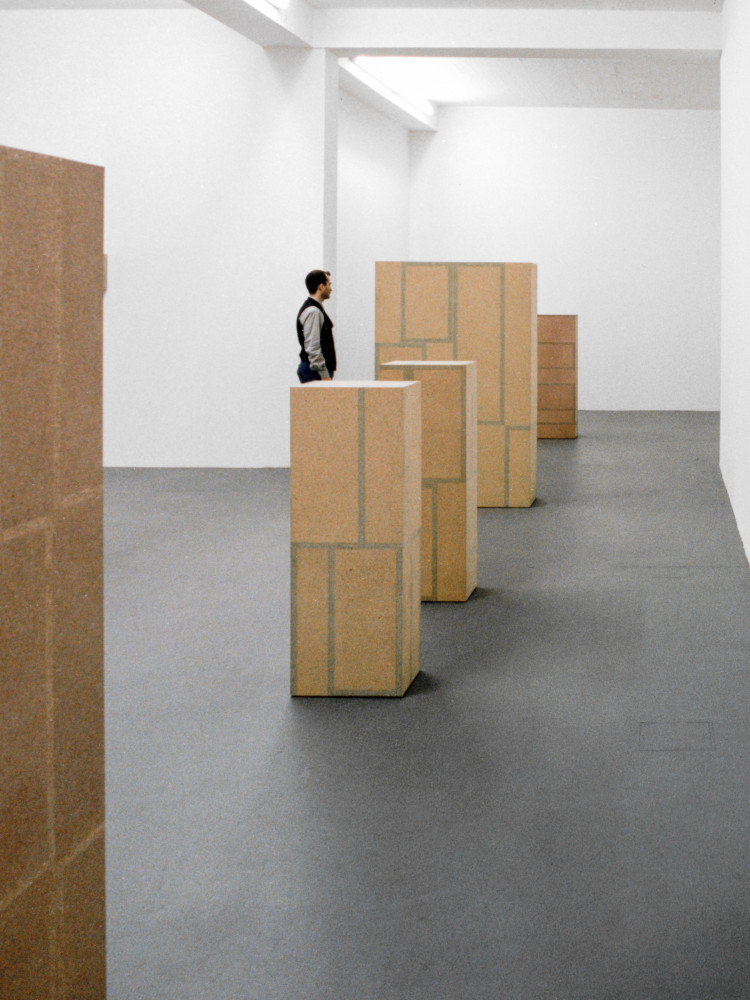 ‘Willi Kopf  – Sehstäbchen & Presspan’, Installation view, Buchmann Galerie Köln, 1996