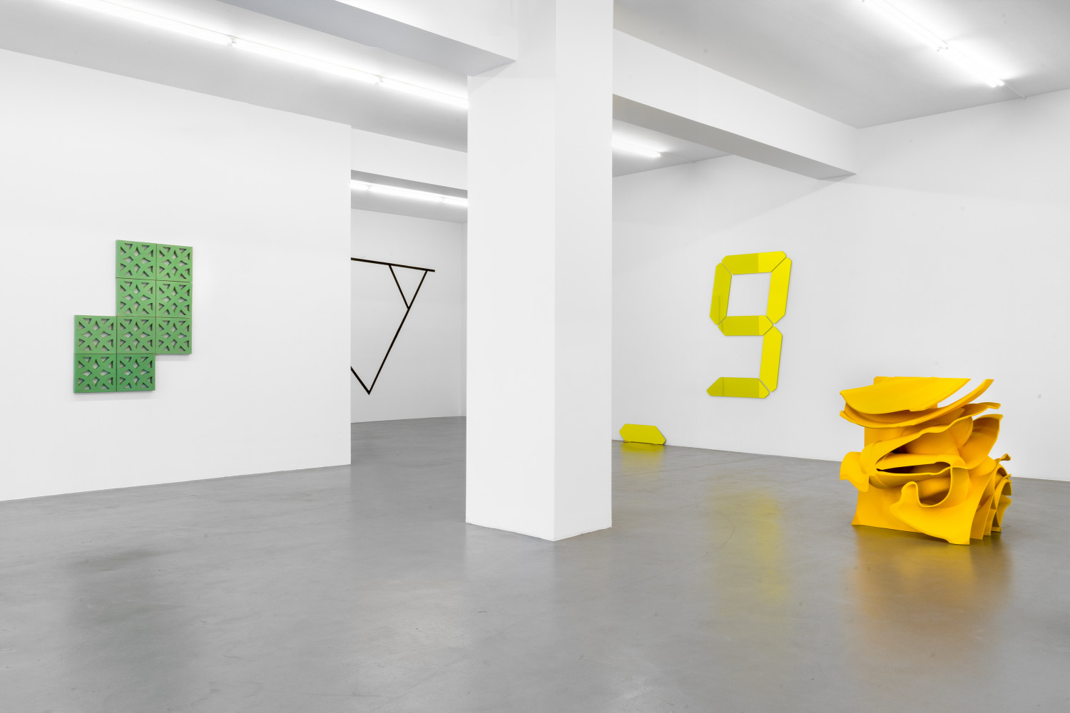 ‘CUTOFF – Tony Cragg, Tatsuo Miyajima, Bettina Pousttchi, William Tucker’, Installationsansicht, Buchmann Galerie, 2020