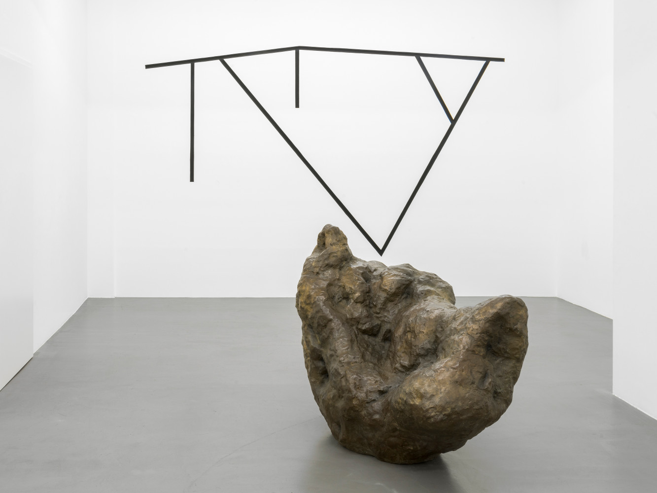 William Tucker, ‘William Tucker – Figure Advancing’, Installationsansicht, Buchmann Galerie, 2020