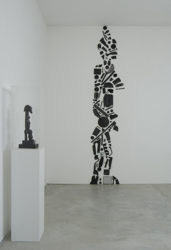 ‘Culture Myth Africa – Tony Cragg and African Sculptures ’, Installation view, Buchmann Agra