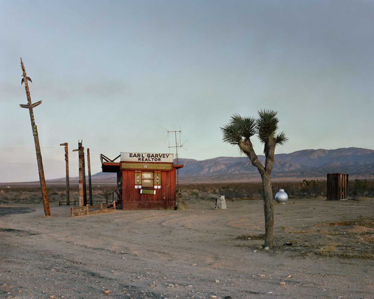 Joel Sternfeld, ‘Earl Garvey, Realtor, The Mojave Desert, California July 1979’, 2023, from the series: American Prospects Archival Inkjet print