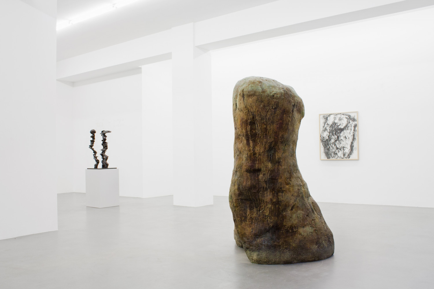 Tony Cragg, William Tucker, Installation view, Buchmann Galerie, 2015–2016