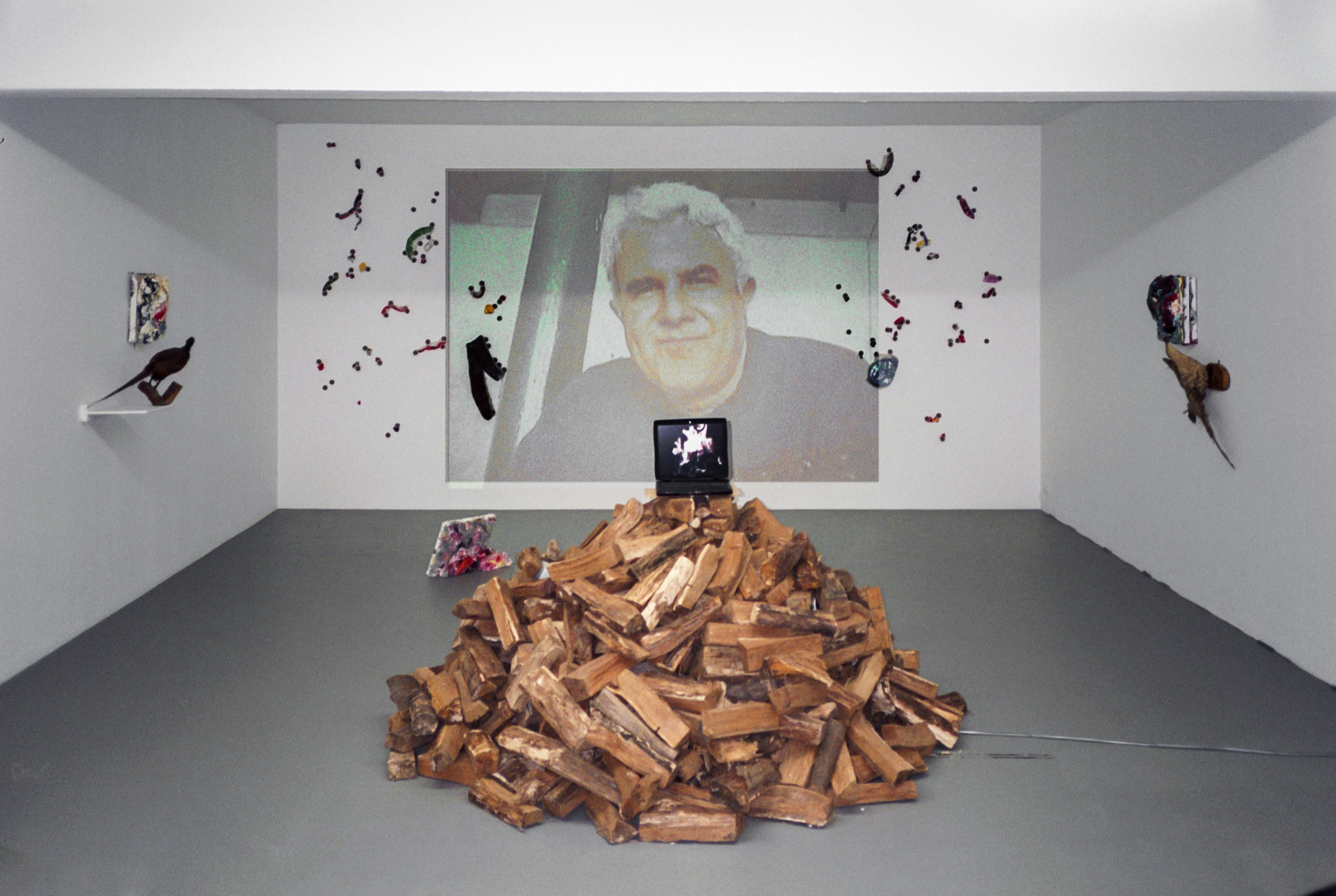 ‘Mark Millof’, Installationsansicht, Buchmann Galerie Köln, 2001