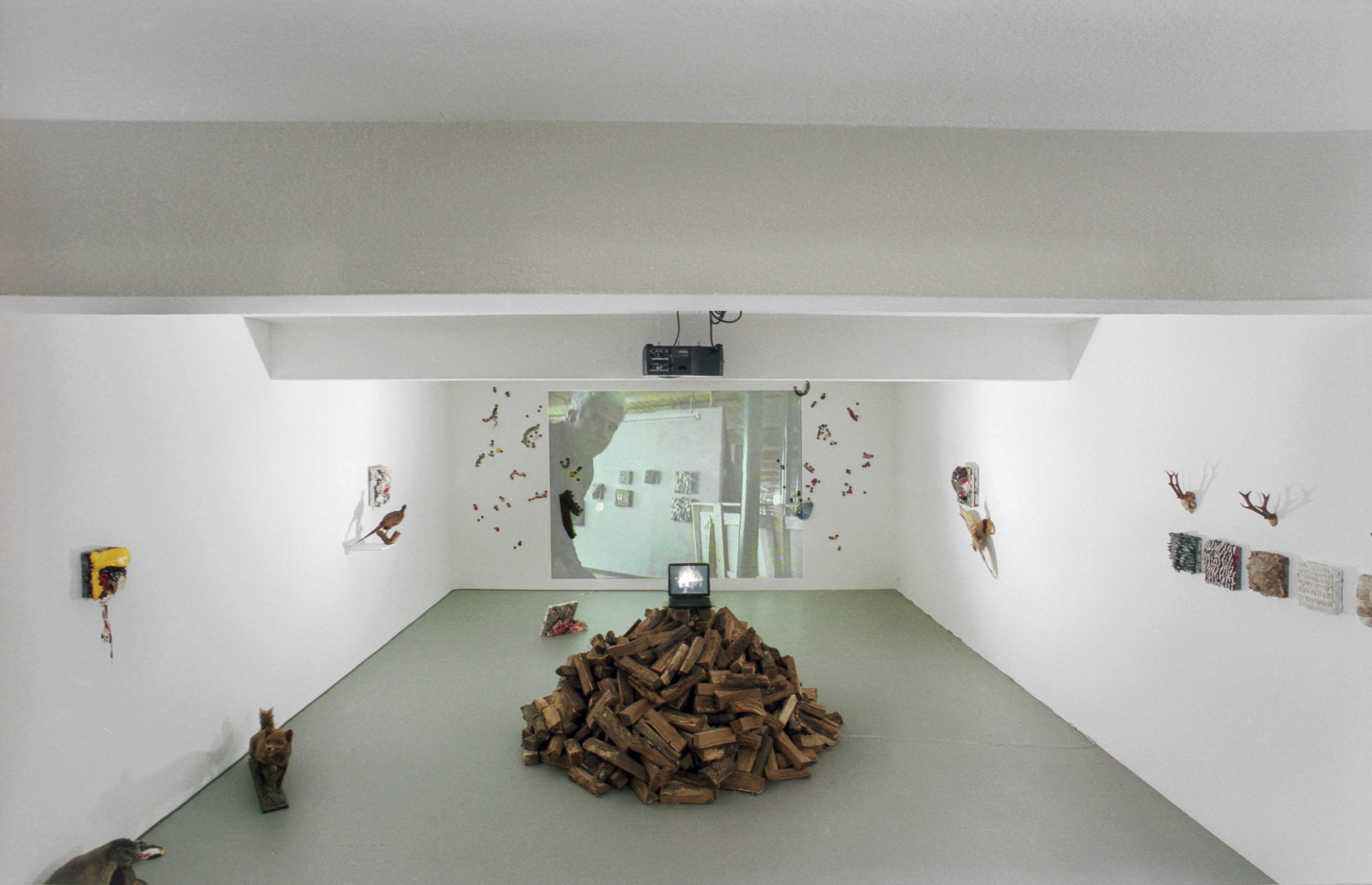 ‘Mark Millof’, Installationsansicht, Buchmann Galerie Köln, 2001