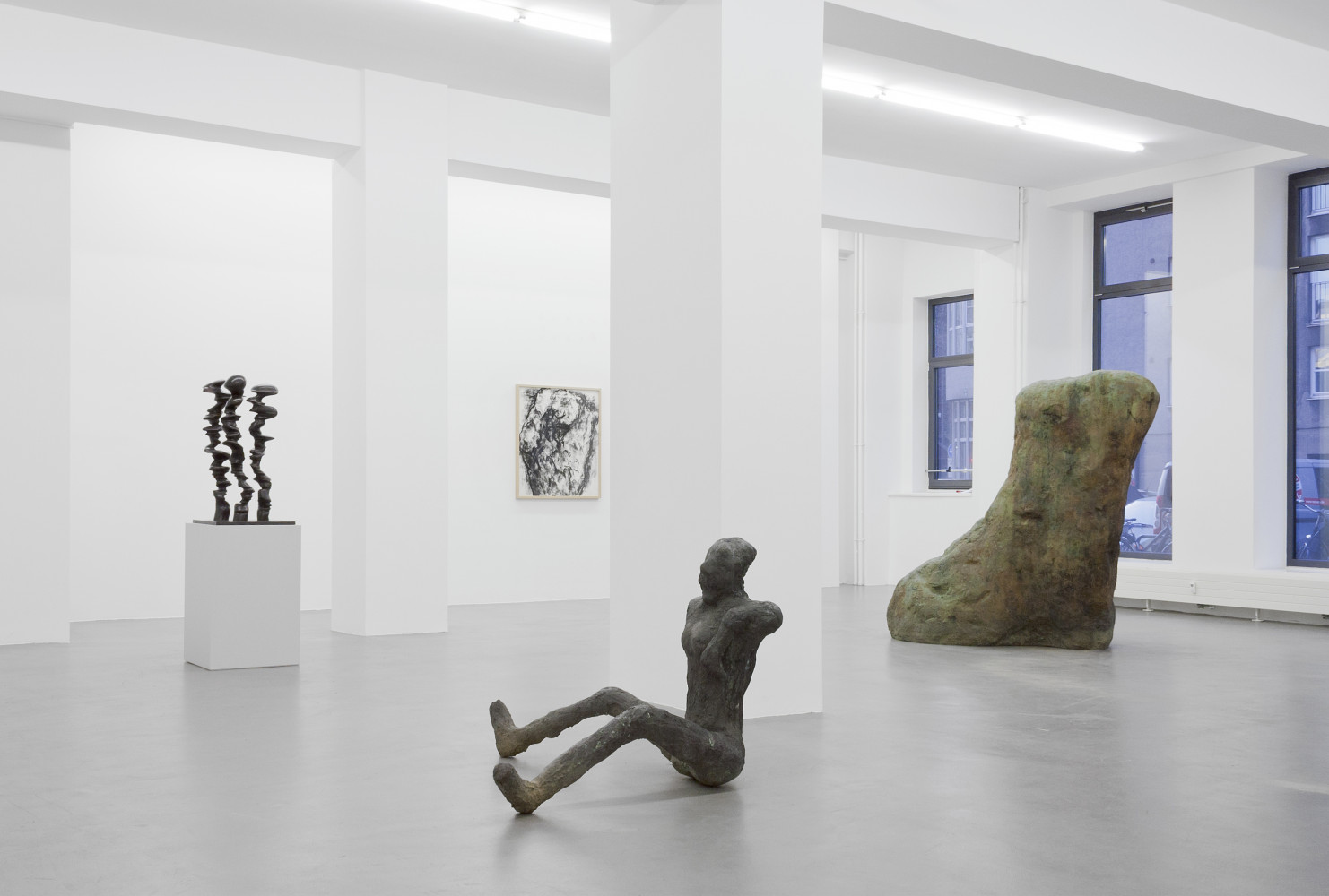 Tony Cragg, Martin Disler, William Tucker, Installationsansicht, Buchmann Galerie, 2015–2016