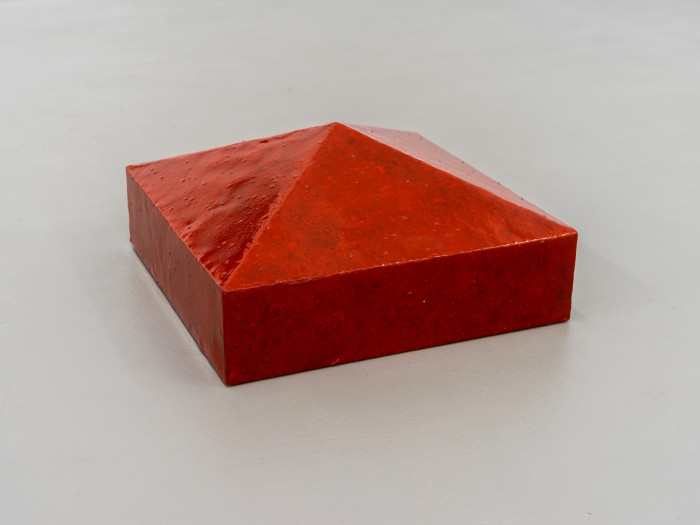 Wolfgang Laib, ‘Reishaus’, 2008, Siegellack auf Holz, Reis