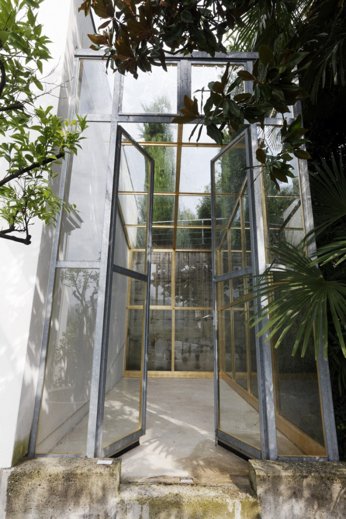 Felice Varini, ‘Foglia d'oro in serra’, 2015