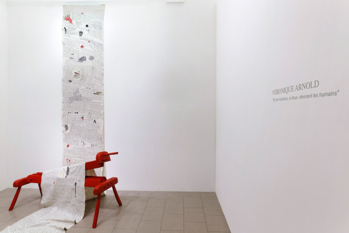 Véronique Arnold, ‘Et ces moutons, si doux, dévorent les humains’, 2014, Embroidery with black and red thread on linen canvas 