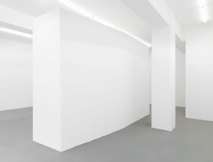 Wolfgang Laib, ‘Ailleurs — La chambre des certitudes’, 1997, Bienenwachs, Holz